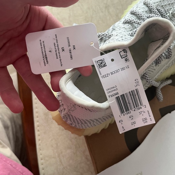 SOLD Yeezy Boost 350 V2 ‘Yeshaya Reflective’ - Picture 11 of 13